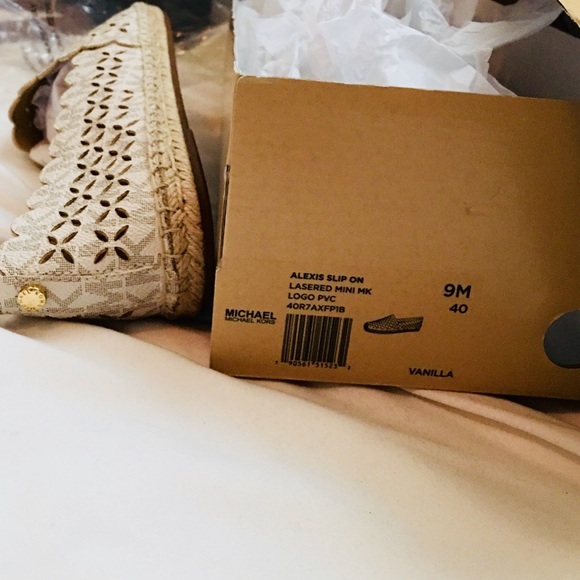 💥MICHAEL KORS SLIP ONS!💥 - Picture 4 of 4